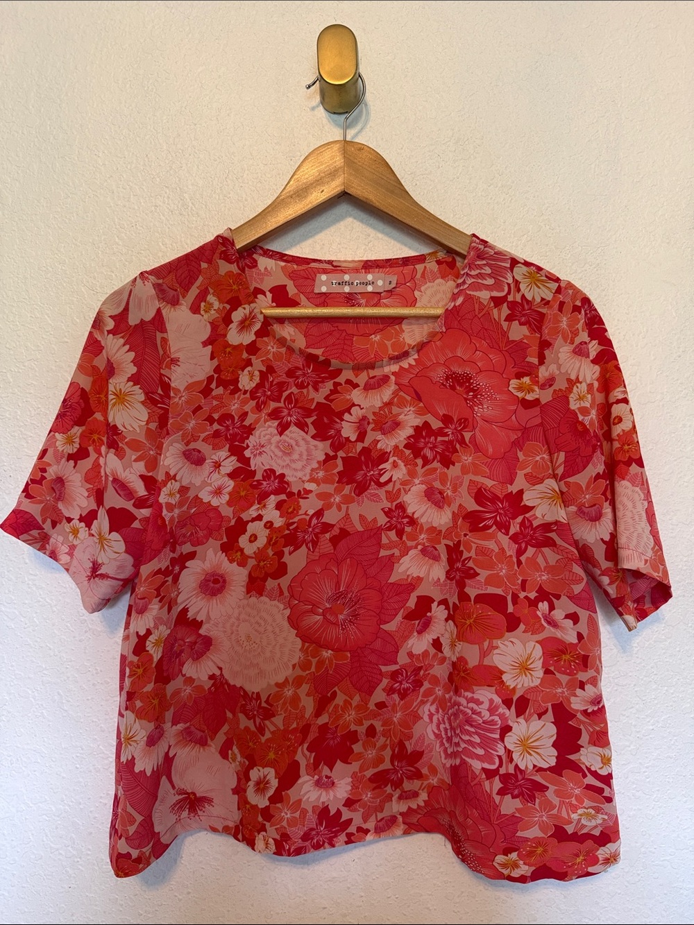Perfect Traffic People floral coral top boxy short small